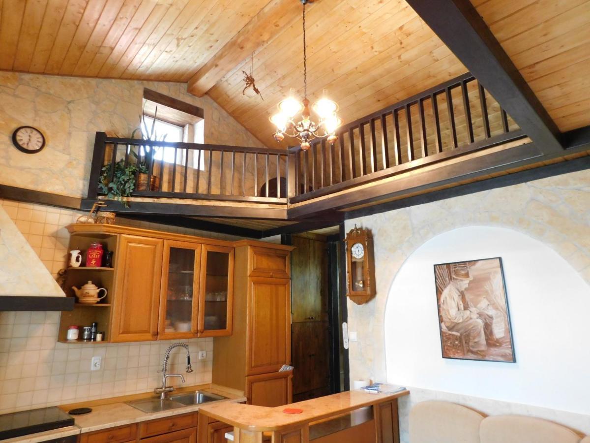 Kamnita Hisa Stari Klesar Villa Илирска Бистрица Екстериор снимка